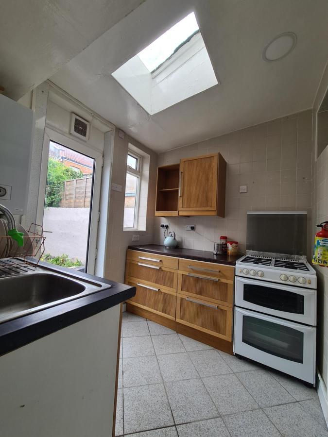 ホテルGround Floor Flat , 31 Lena Street, Easton,Bristol Avon, Uk エクステリア 写真